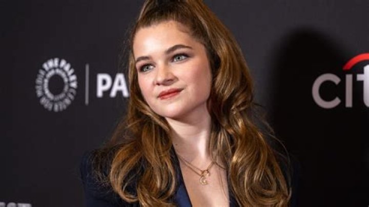 Raegan Revord: Her Role And Impact In Grace And Frankie
